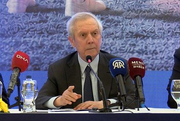 Aziz Yıldırım'dan santrfor ve teknik direktör açıklaması!